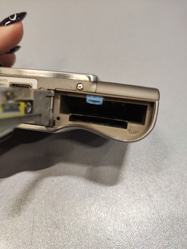 HP Photosmart R967 10MP Digital Camera 3x Optical Zoom Silver Used Working