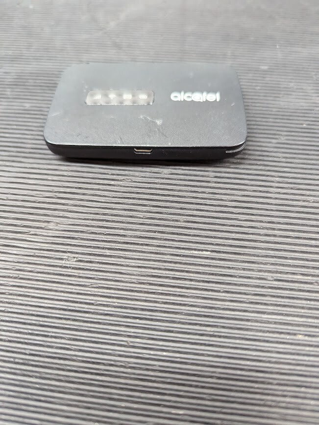 ALCATEL MW40V-2AWNIT2 4G PORTABLE WIFI MODEM ROUTER Used Working
