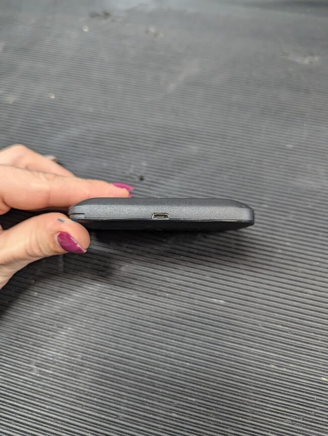 ALCATEL MW40V-2AWNIT2 4G PORTABLE WIFI MODEM ROUTER Used Working