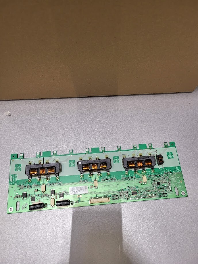 LG Display Co. Ltd. LC320WXN Circuit Board - Untested