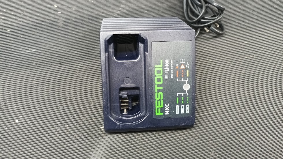 Festool MXC 10.8V Battery Charger - Not Working, For Parts or Repair