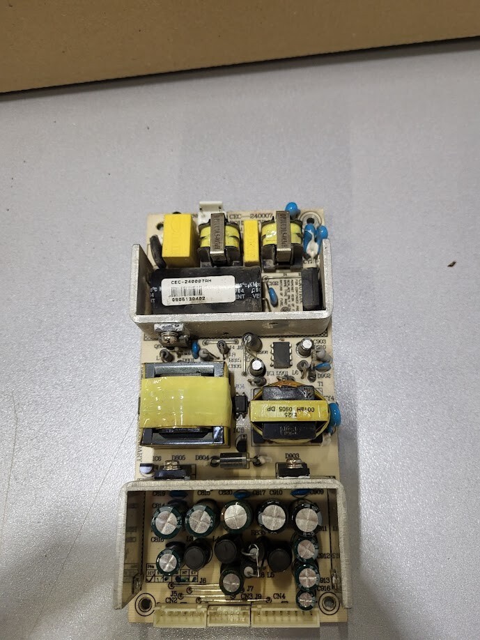 PCB CEC-240007 ROHS REV1.1 - per parti di ricambio o riparazione non testato