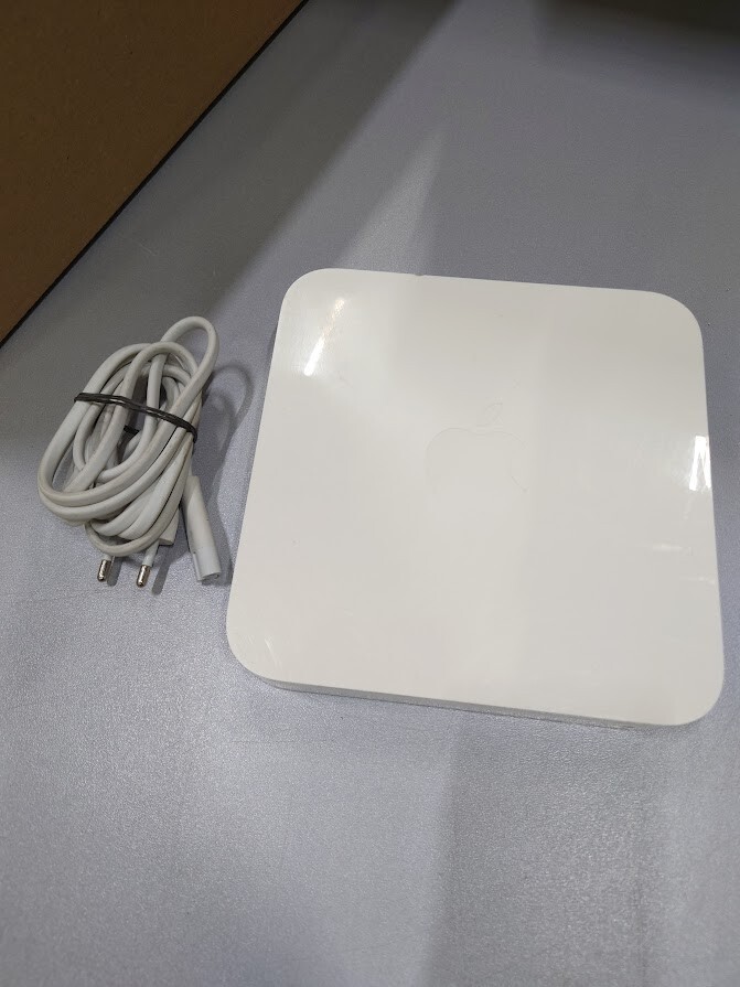 Apple A1354 Airport Extreme 802.11n Base Station 4th Generation Used Working