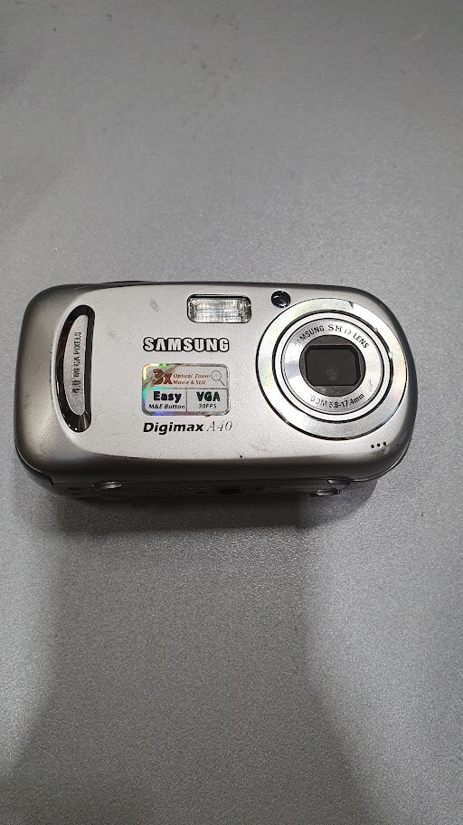 Samsung Digimax A40 4.0MP Silver Digital Camera Not Working For PArts