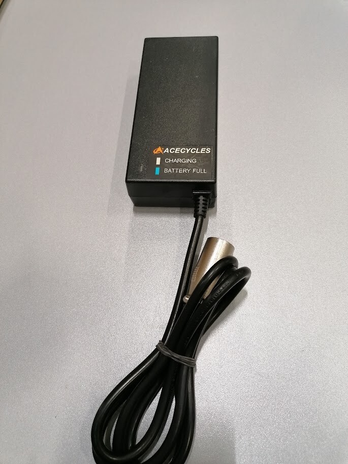 Li-ion Battery Charger MDA10129402000 29.40V 2A Used Working Without Power Cord