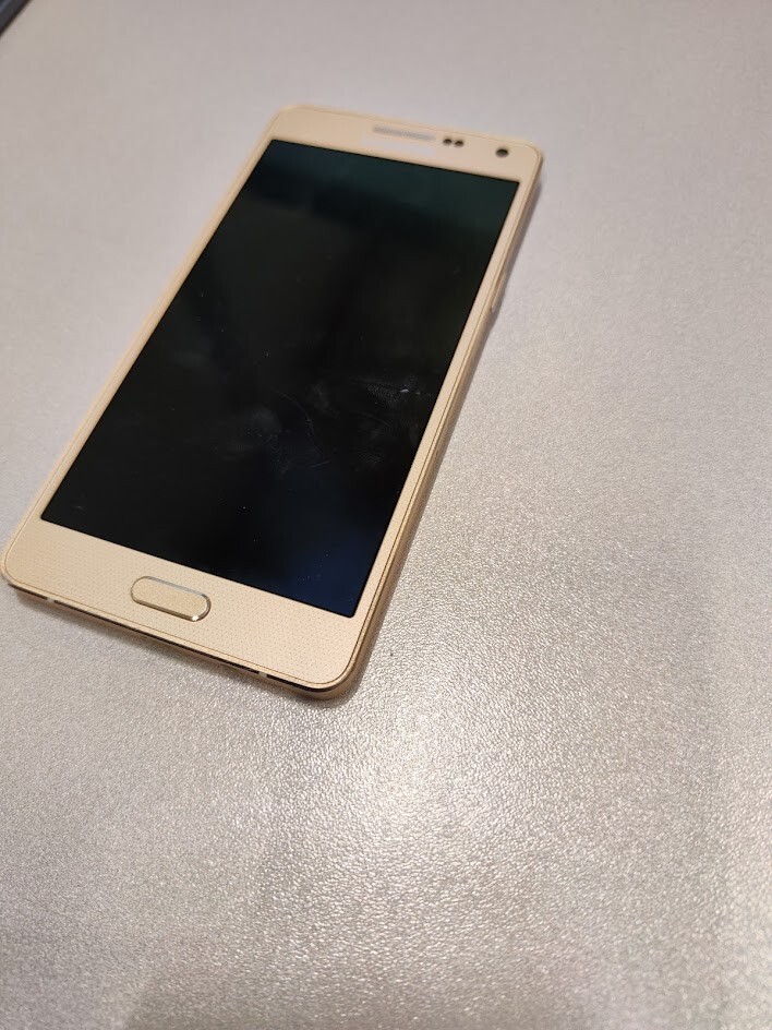 Samsung Galaxy A5 SM-A500FU 16GB Storage 2GB RAM Smartphone Gold Used Working