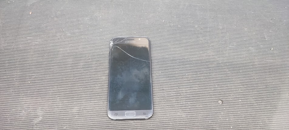Samsung Galaxy A5 SM-A520F Black - Used, Non-Functional, For Parts or Repair