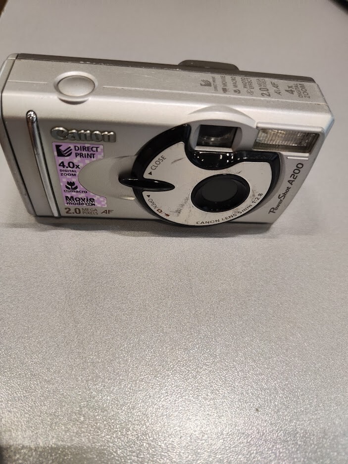 Appareil photo numérique Canon PowerShot A200 2,0 mégapixels zoom numérique 4...