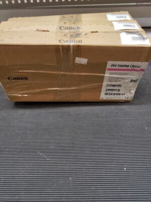 Cartouche d'encre photo magenta Canon PFI-701PM 700 ml x 3 cvs NEUVE