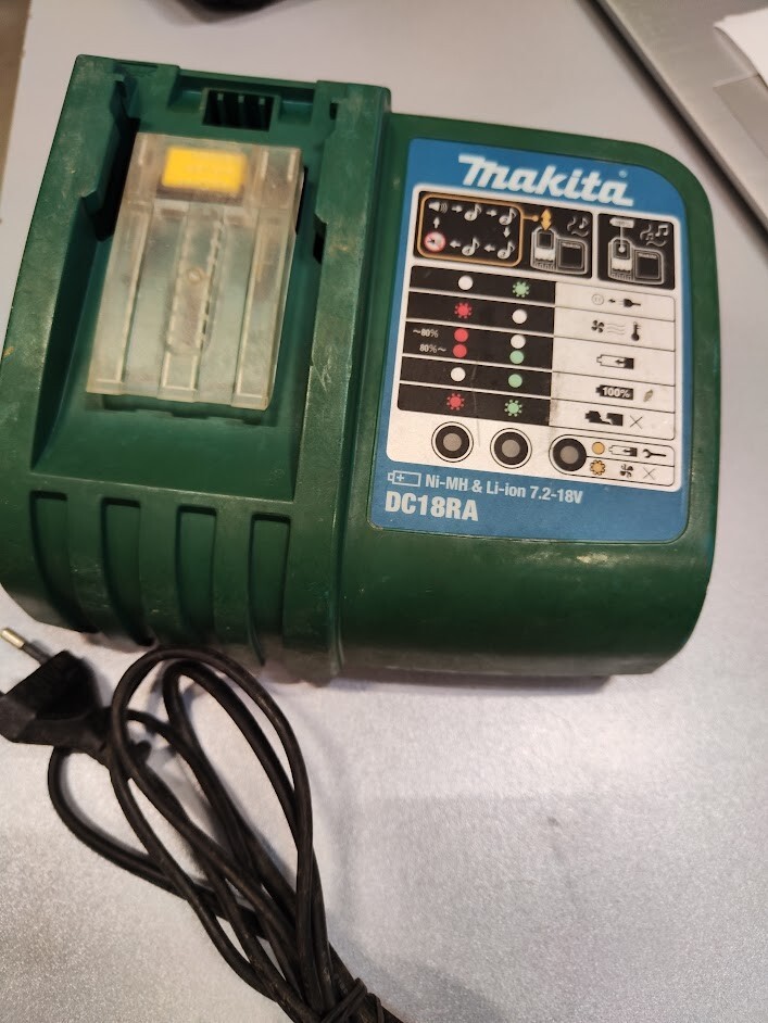 Makita DC18RA 18V Lithium Ion Acumulator Charger Ni-MH & Li-ion 7.2-18V Used