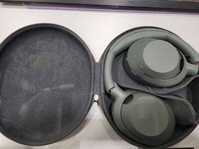 Casque antibruit basse puissant bouton SONY YY2981 ULT d'occasion cassé