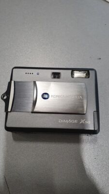 Cámara digital Konica Minolta Dimage X50 5,0 MP zoom óptico 2,8x no funciona