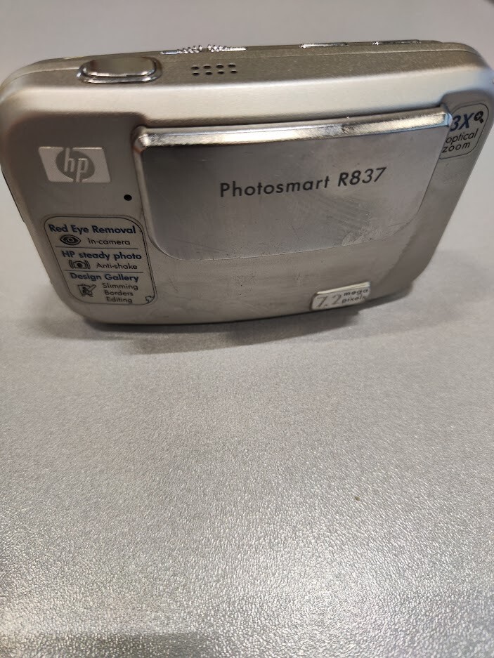 Cámara digital HP Photosmart R837 7,2 MP zoom óptico 3X no funciona para piezas