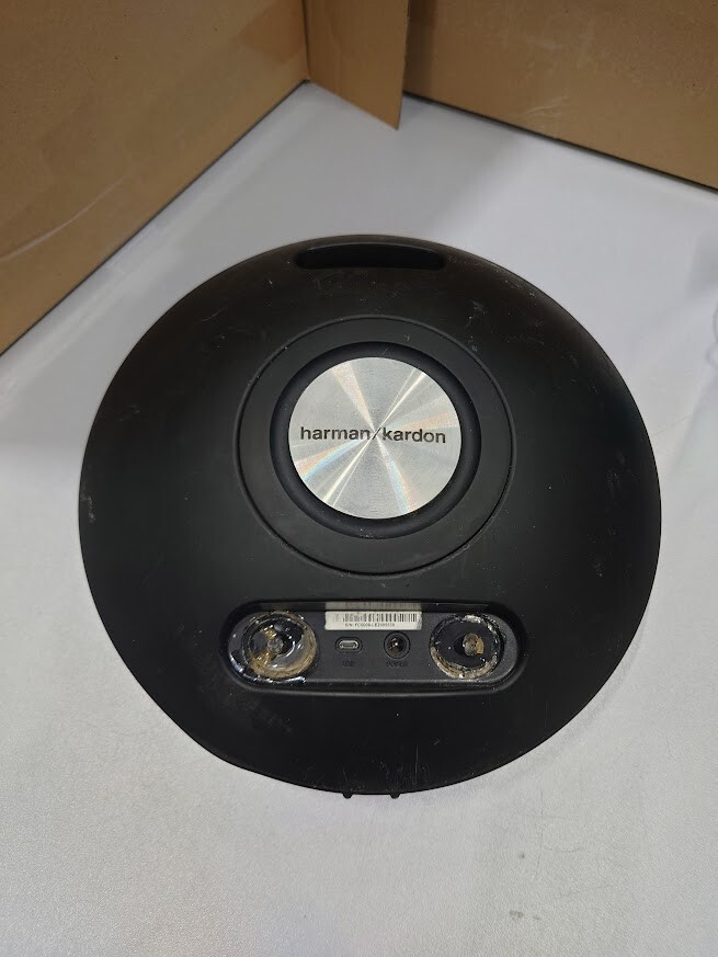 Harman Kardon Onyx Studio Black Bluetooth Speaker Body Defect Used Working