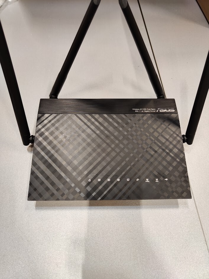 ASUS RT-AC1200G+ Dual Band Gigabit Router Not Working For Parts
