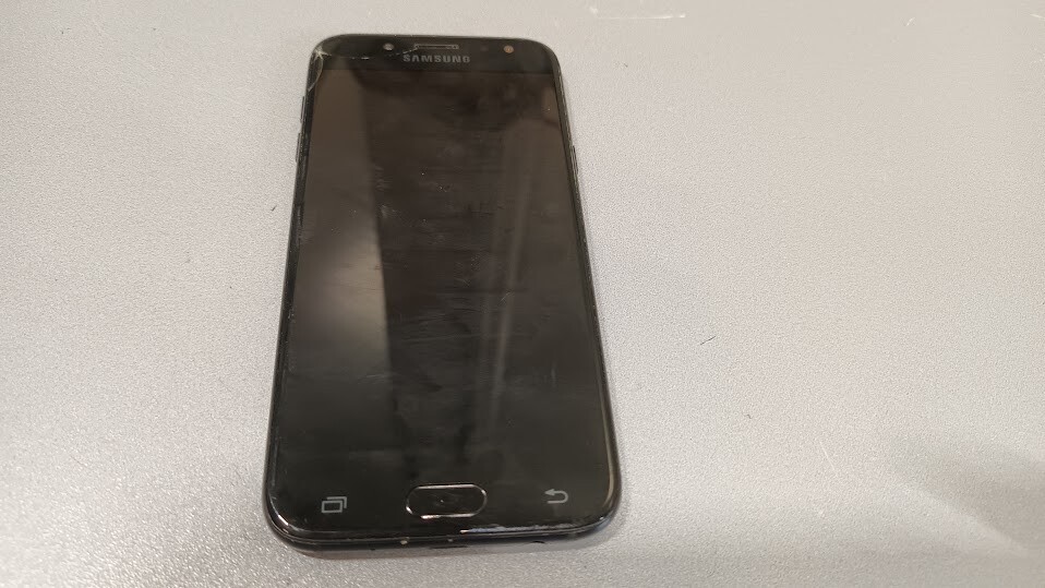 Samsung Galaxy J5 2017 SM-J530F/DS Black 16GB Broken Screen For Parts Or Repair