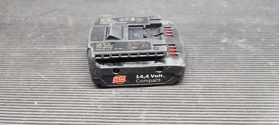 BOSCH 14.4V 1.3Ah Rechargeable battery 4INR18/65 Black Used Working