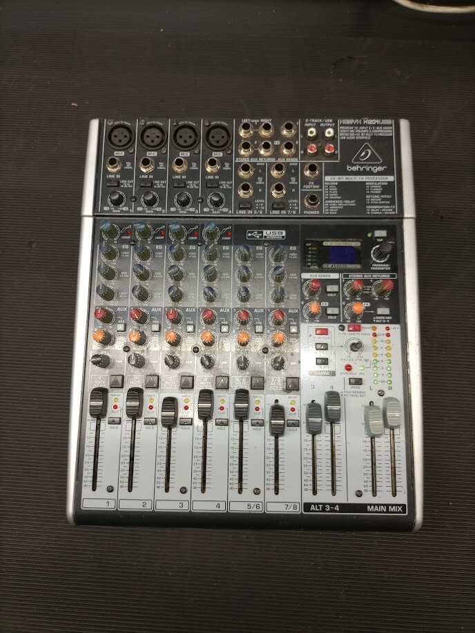 Behringer Xenyx QX1204USB Mixer mit USB und Effekten für Ersatzteile