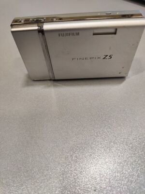 Fujifilm Finepix Z5 6,3-MP-Digitalkamera 3-fach optischer Zoom funktioniert...