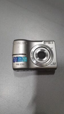 Olympus FE-170 6.0MP Kompakt Digitalkamera 3x Optischer Zoom Silber...