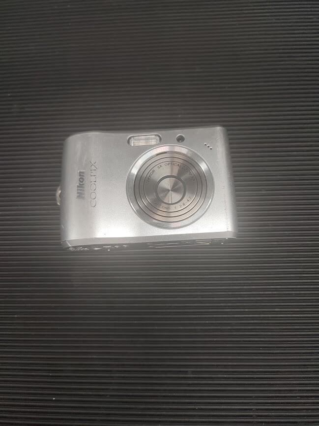 Nikon Coolpix L15 3X Zoom Kompakt Digitalkamera funktioniert nicht DEFEKT für...