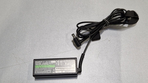 Sony VGP-AC19V39 Power Adapter 19.5V Used Working Condition
