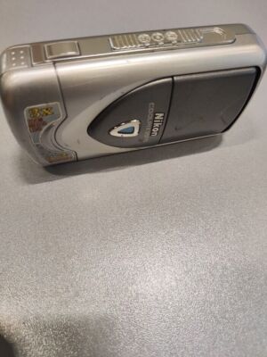 Nikon Coolpix 3500 3,2-MP-Digitalkamera 3-fach optischer Zoom funktioniert...