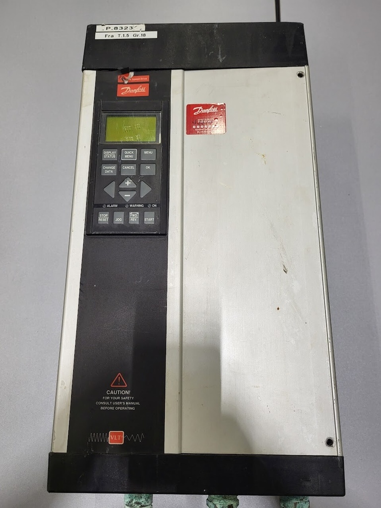 Danfoss VLT 5004 HVAC Frequenzumrichter gebraucht nicht NUR AUF TEILE GETESTET