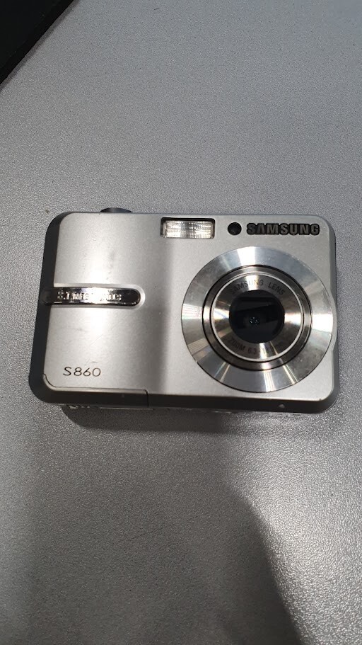 Samsung S860 Digitalkamera 8,1 MP 5x optischer Zoom silber funktioniert nicht...