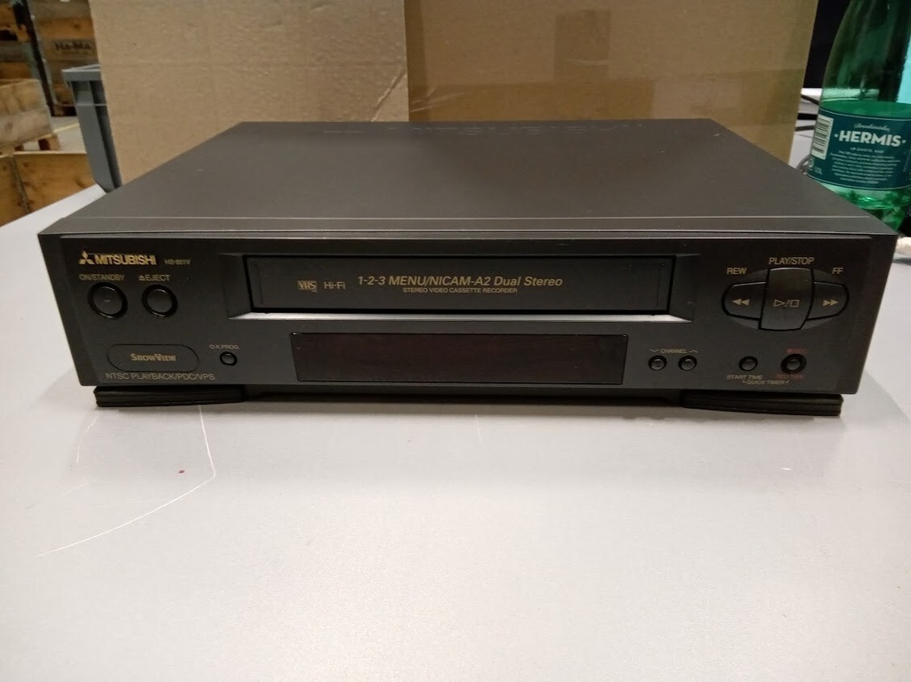 Mitsubishi HS-851V(E) Video Cassette Recorder Videograbador Not Tested For Parts