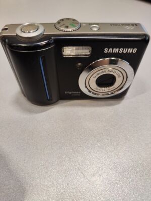 Samsung Digimax S600 6.0MP Compact Digital Camera 5.8-17.4mm Lens Used Working