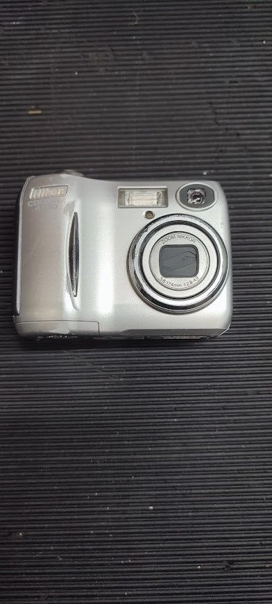 Nikon COOLPIX E4100 Digital Camera Not Working For Parts