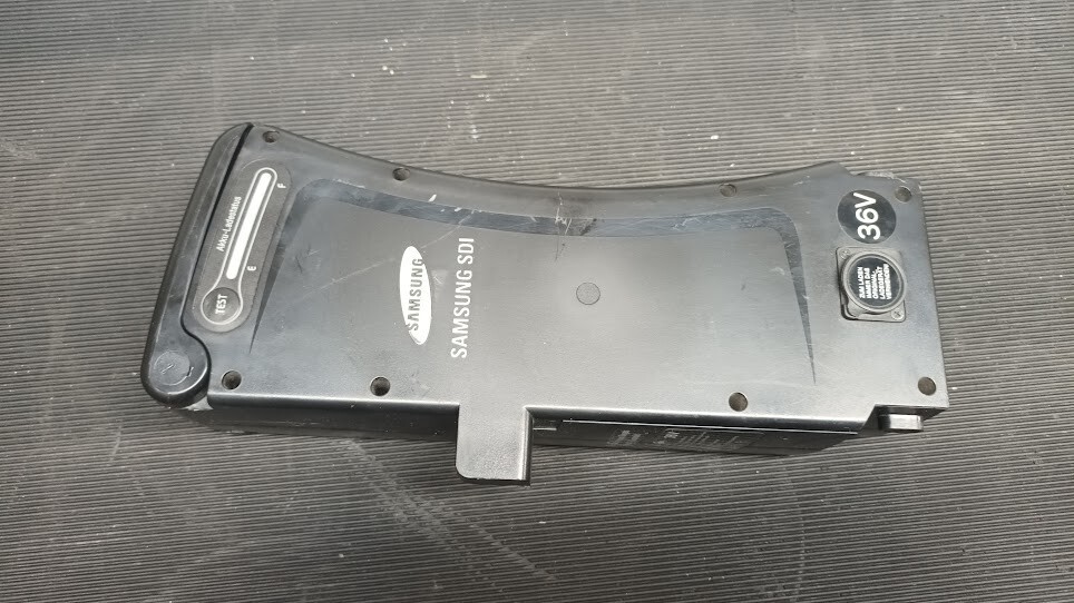 Samsung SDI-3612B 36.5V 12Ah 438Wh Battery – Not Working, For Parts or Repair