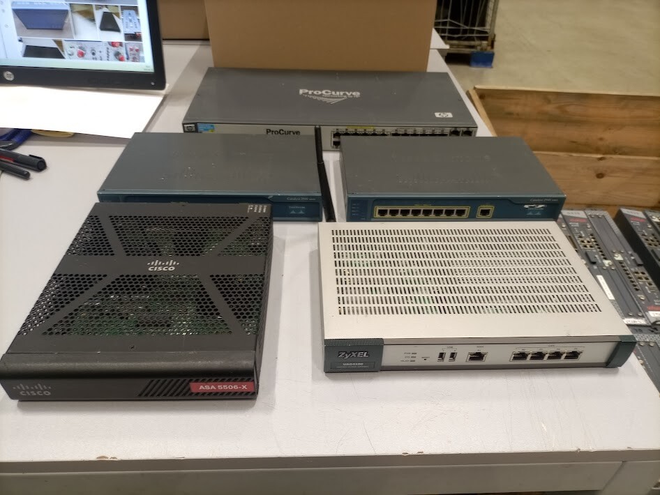 LOTE DE 5 ProCurve/Cisco/ZyXEL no probados para modelos de piezas en descripción