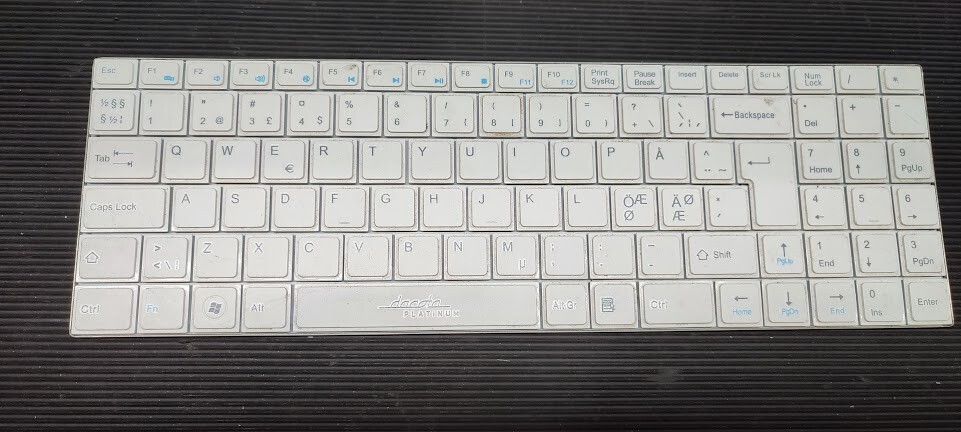 Dacota Platinum Ultra Thin Wireless Keyboard DPLRAZOR Not Working For Parts Only