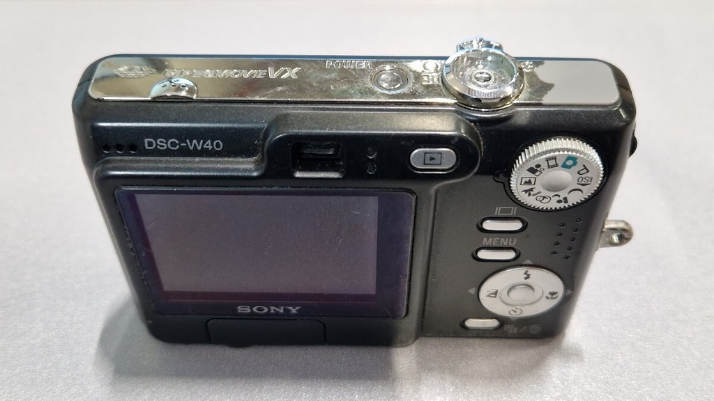 Sony Cyber-shot DSC-W40 6.0 Megapixels Digital Camera Not Working For Parts