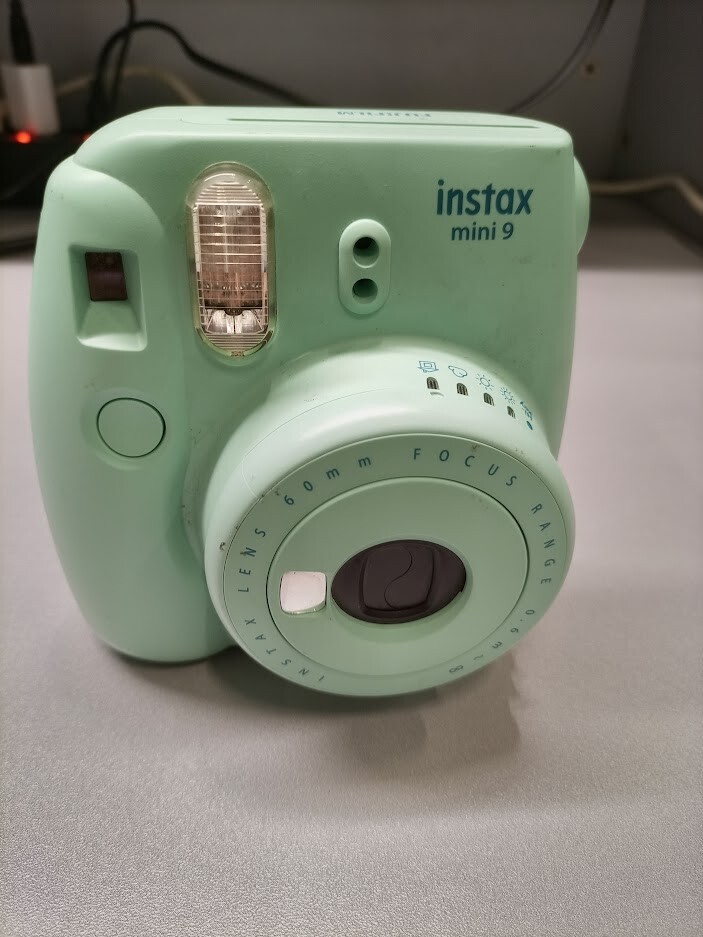 Fujifilm Instax Mini 9 Film Instant Camera   Green Used  Working