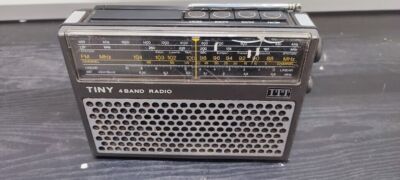 ITT TINY 109B MW/LW/FM/SW 4Band Radio Broken Not Tested