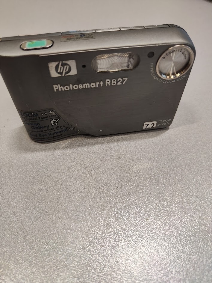 HP Photosmart R827 7.2MP Digital Camera 3X Optical Zoom Not Working For Parts