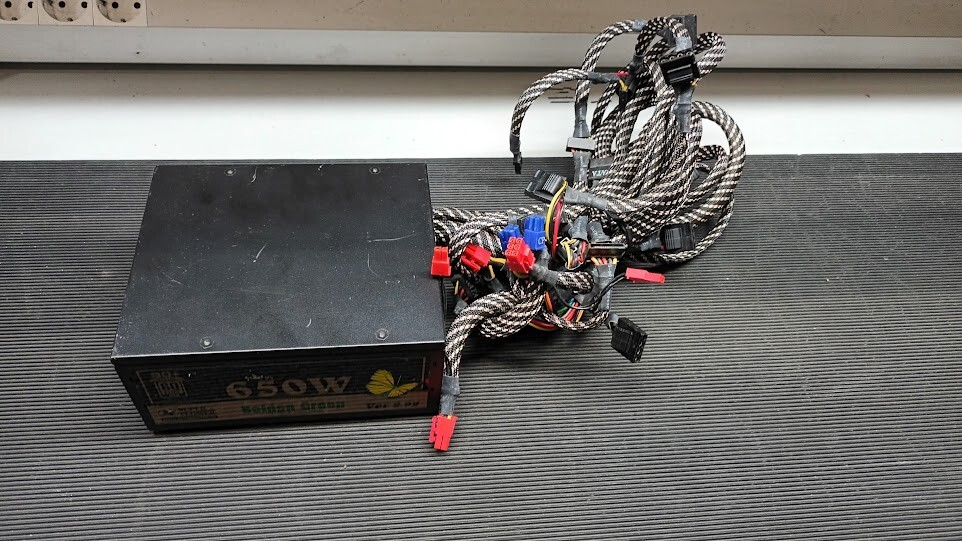 Super Flower SF-650P14XE 650W Power Supply Without Power Cord Used Working