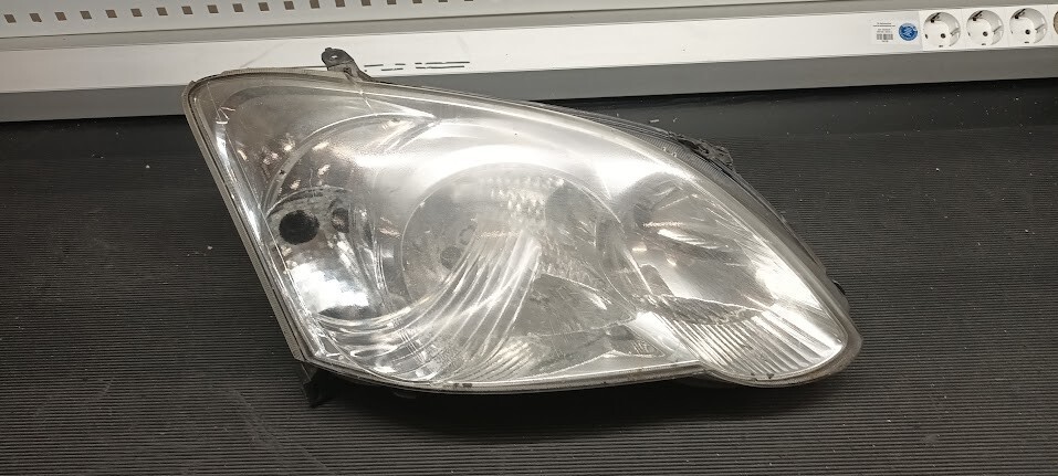 Faro derecho Toyota Corolla 89900169/8110002381 sin probar para piezas o repa...
