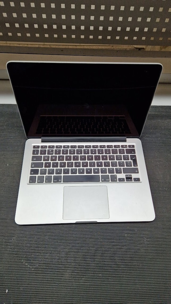 MACBOOK PRO EARLY A1502 2015 INTEL CORE I5 INTEL IRIS GRAPHICS 6100 Used Working