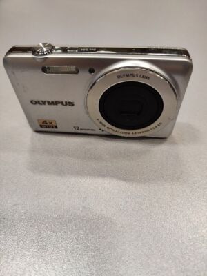 Cámara digital Olympus D-700 12,0 MP 4X zoom ancho plateada no funciona...