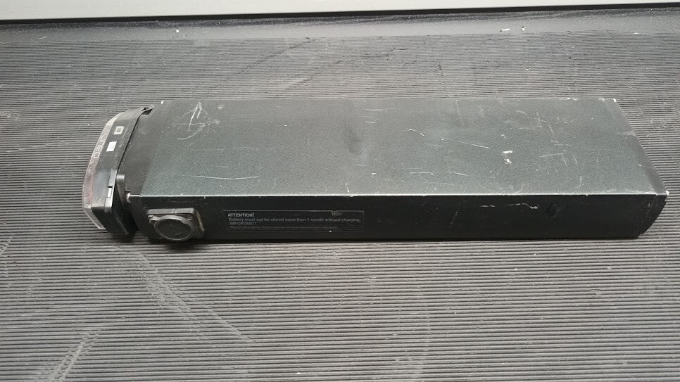 Used E-Bike Battery 50746-BL-C Li-Ion 36V 10.4Ah 374Wh – Not Working, For Parts