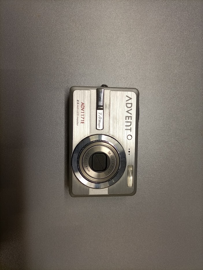 Advent ADV117E  7.0MP Compact Digital Camera VGC Not Working For Parts Only