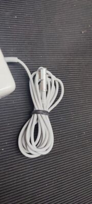 Generic Replacement AC Adapter Model AE60 60W Power SupplyWhite Used Working