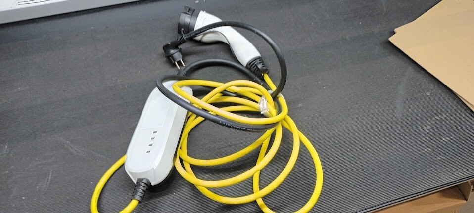 Aptiv VW AG IC-CPD Charger Model 35432991 Untested For Parts Or Repair