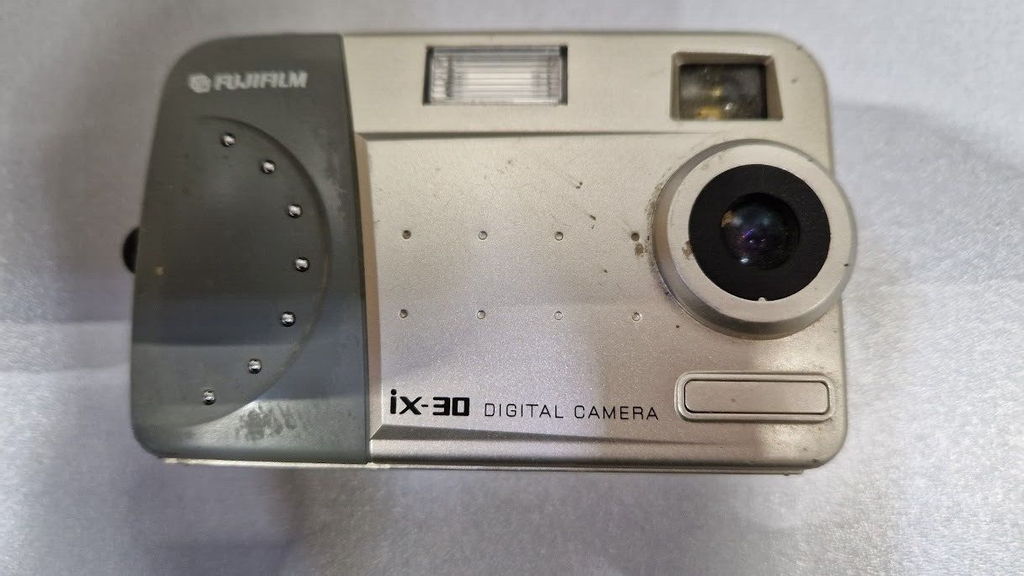 Fujifilm IX-30 Digital Camera Not Working For Parts