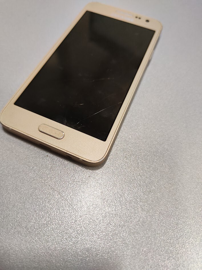 Samsung Galaxy A3 SM-A300FU 16GB Storage 1.5GB Smartphone Not Working For Parts