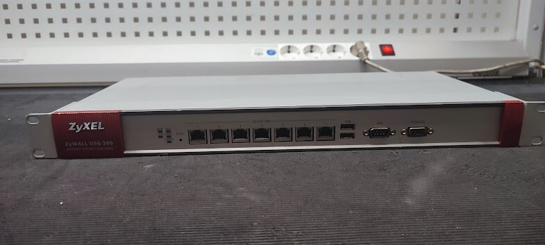 Zyxel ZyWall USG 300 Firewall Netested For Parts